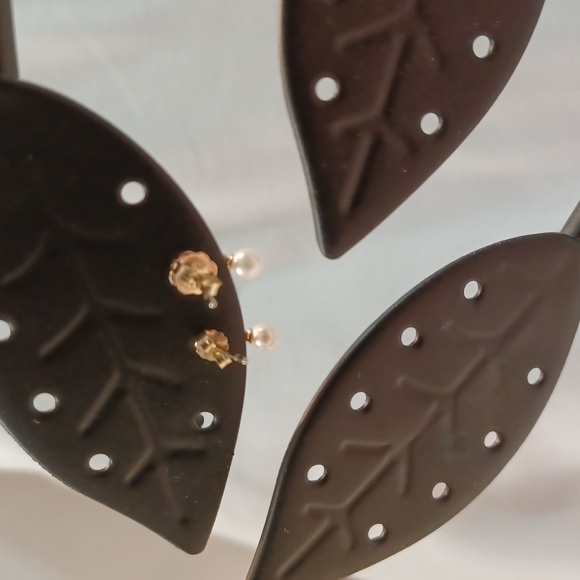 14‎ Kt  Gold Earrings  Woman's /W  Cubic Flowers - Picture 5 of 5